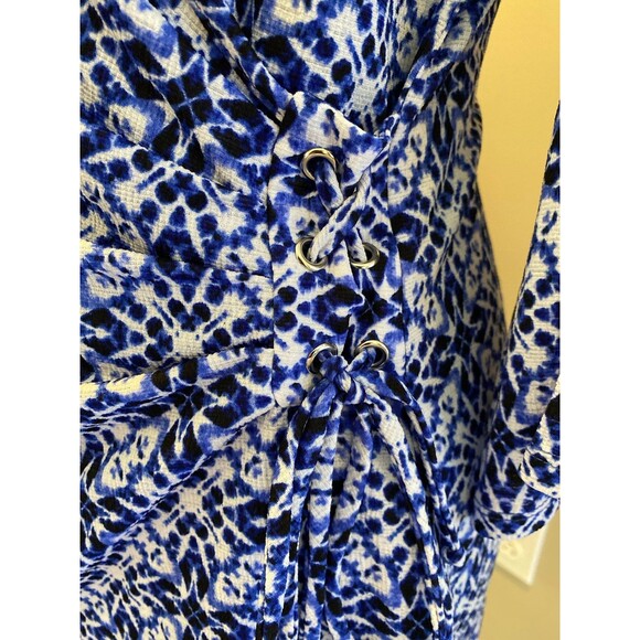 Cato Blouse Size Medium Faux Wrap + Stretch Bell 3/4 Sleeve V Neck Flattering On - Picture 4 of 12